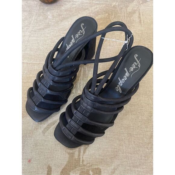 Free People - COLETTE CINCHED HEEL BLACK - Picture 7 of 12